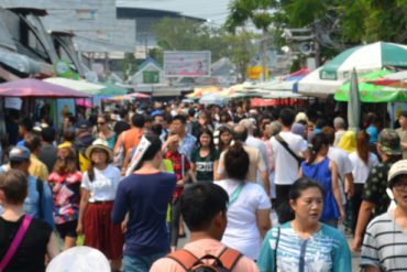 バンコク最大のローカルマーケット「チャトチャック」