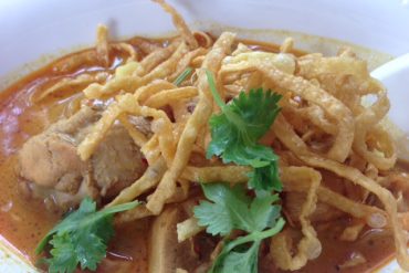 バンコクにあるチェンマイ料理の名店でカオソーイ