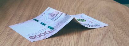 タイの主要銀行が「紙幣を折り曲げないで」と呼びかけ