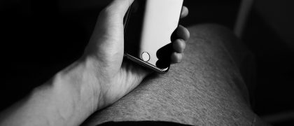 スマホ拾った英国人が無罪を主張、タイ警察は泥棒と判断