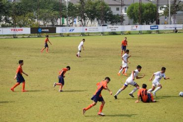 ウドンタニでサッカークリニック