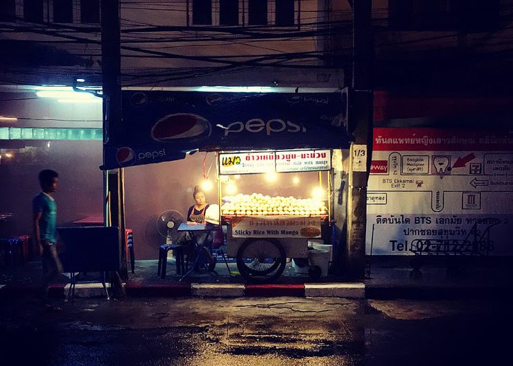 虚しさが残るソイ３８の屋台街