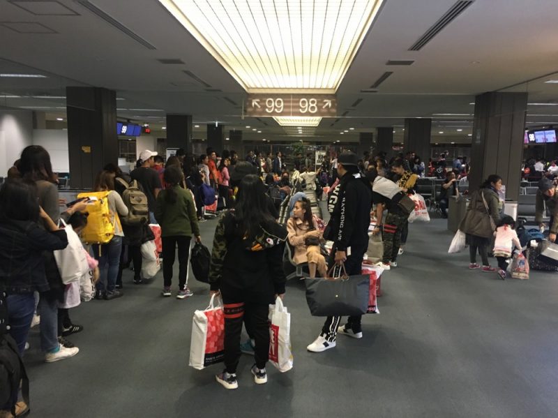 成田空港のタイ人観光客
