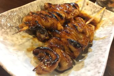 もつ焼き シロ 1本40バーツ