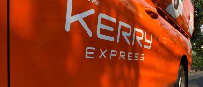 配達員が客の荷物を無断開封、中身のアダルト商品撮り投稿