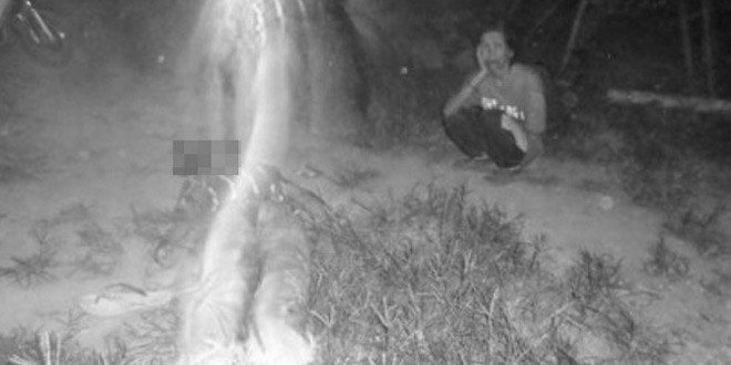 警察官が撮った死亡事故の現場写真に映しだされた人の影